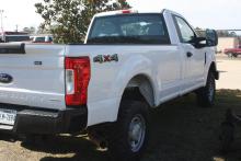 Unit #62- 2019 Ford F250 4x4 Reg/cab- Picture 4